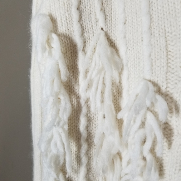 Mantari | Angelica Alpaca Fringe Cream Cozy Sweater - Picture 7 of 12
